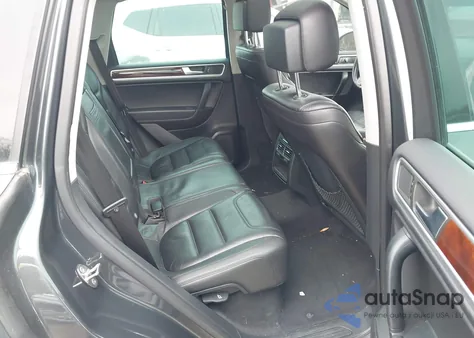 2013 Volkswagen Touareg Vr6 Lux z USA, uszkodzony, nr VIN WVGEF9BP1DD011697